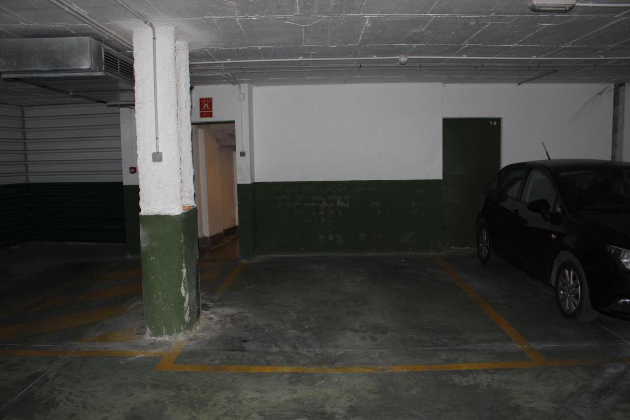 Duque Center Premium Suites, Free Parking Σεβίλλη Εξωτερικό φωτογραφία