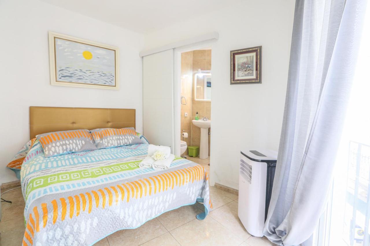 Duque Center Premium Suites, Free Parking Σεβίλλη Εξωτερικό φωτογραφία