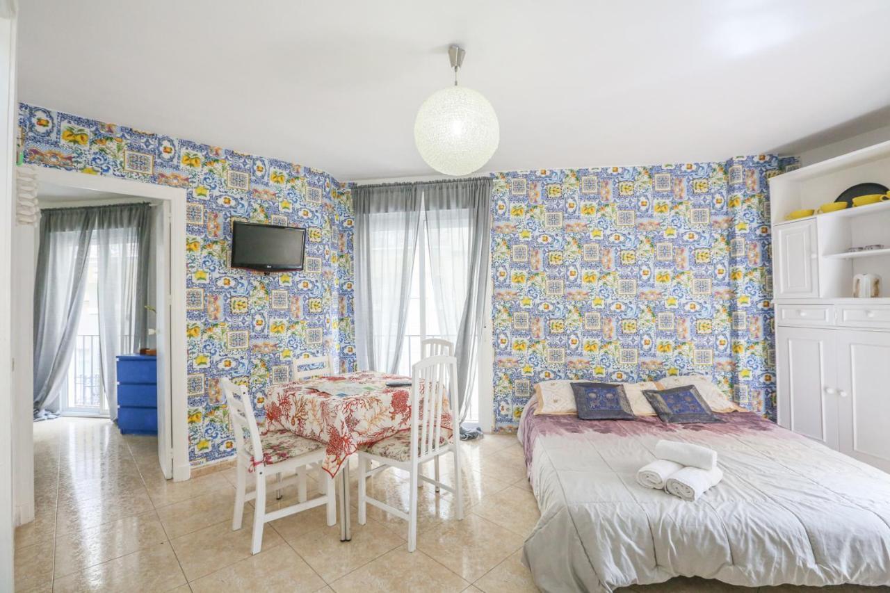 Duque Center Premium Suites, Free Parking Σεβίλλη Εξωτερικό φωτογραφία