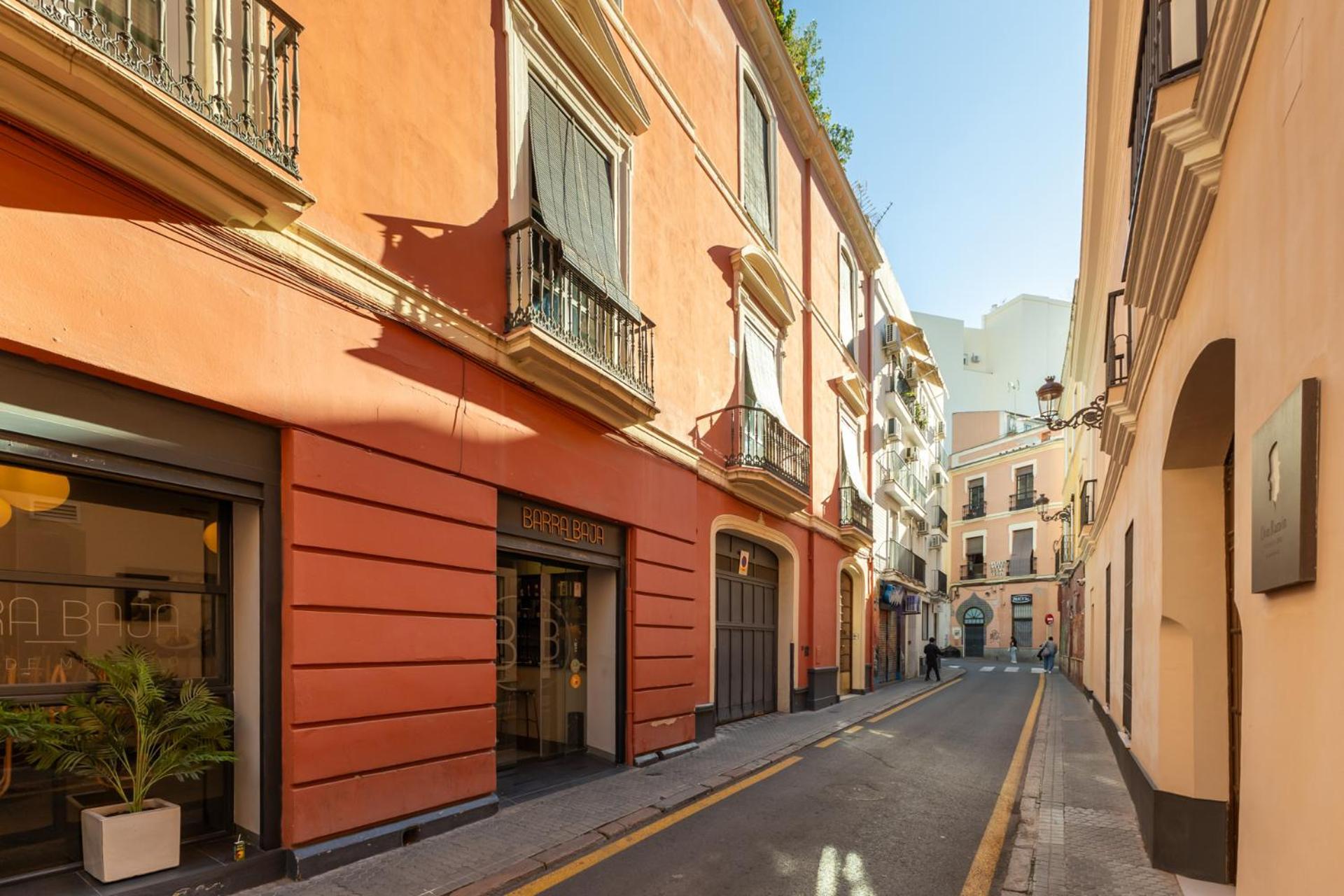 Duque Center Premium Suites, Free Parking Σεβίλλη Εξωτερικό φωτογραφία