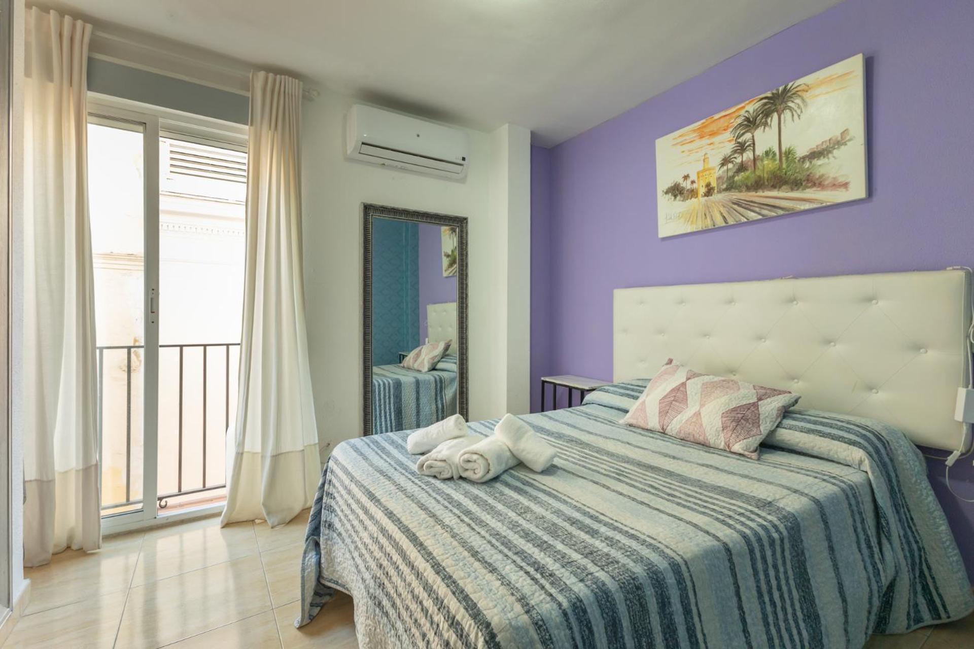 Duque Center Premium Suites, Free Parking Σεβίλλη Εξωτερικό φωτογραφία